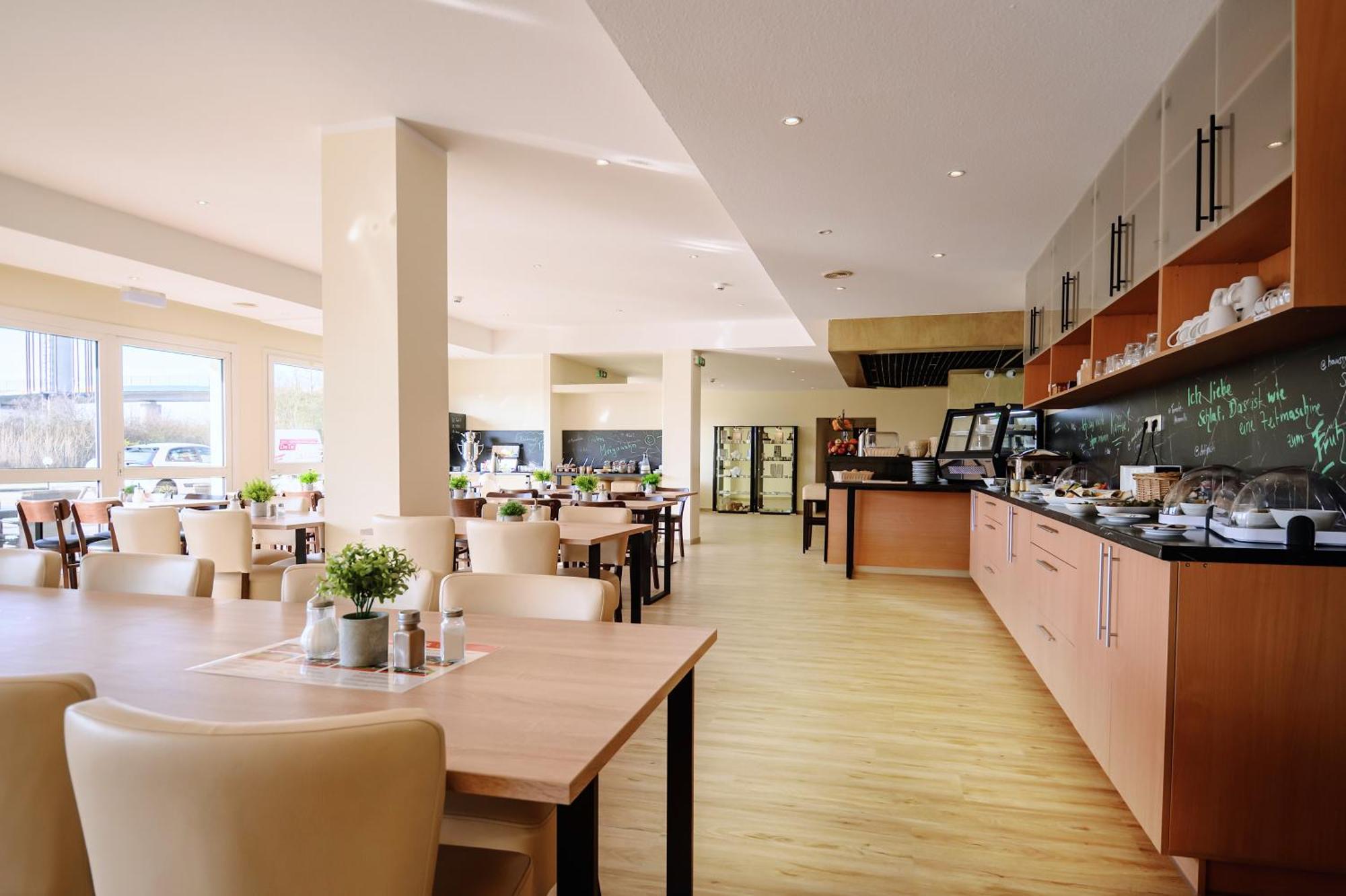Regiohotel Leipzig West Отель 3*